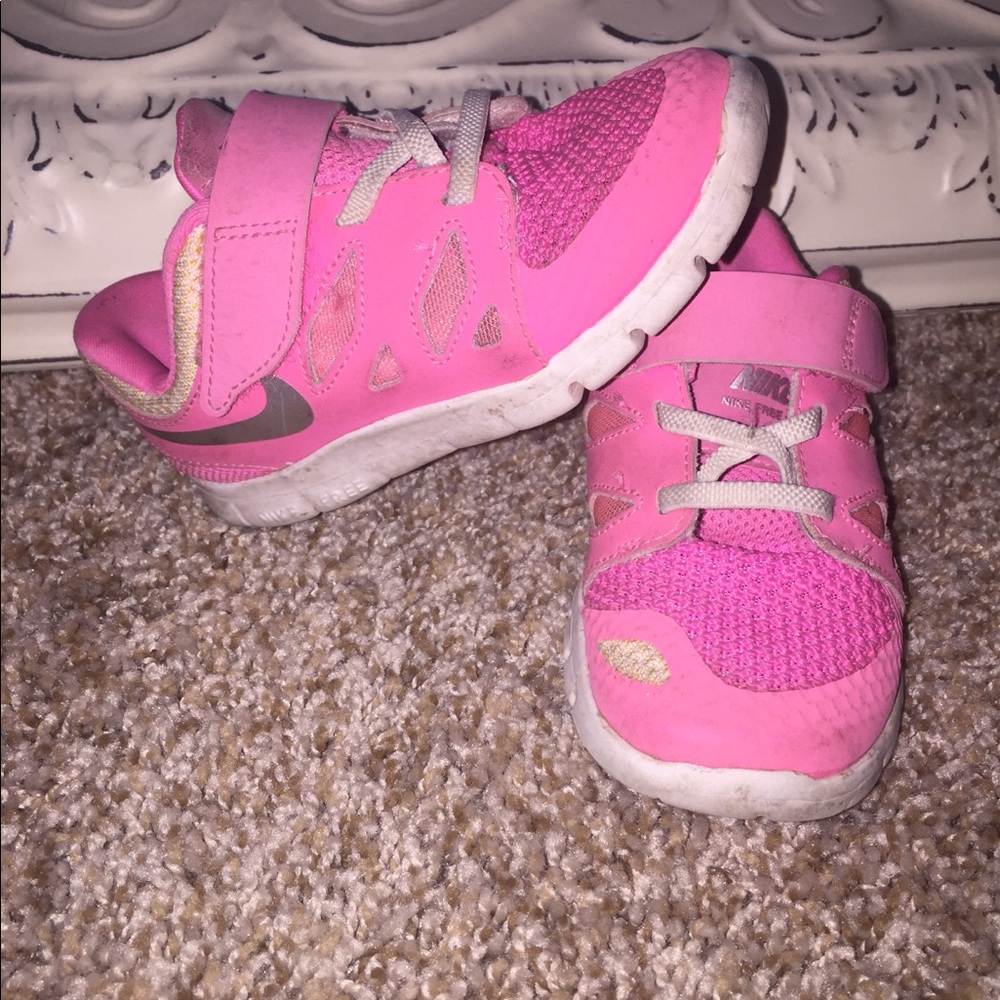Little girls pink Nike tennis shoes size 9C